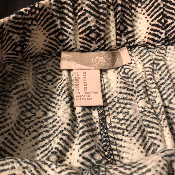 Flowy patterned drawstring shorts - Picture 4 of 6